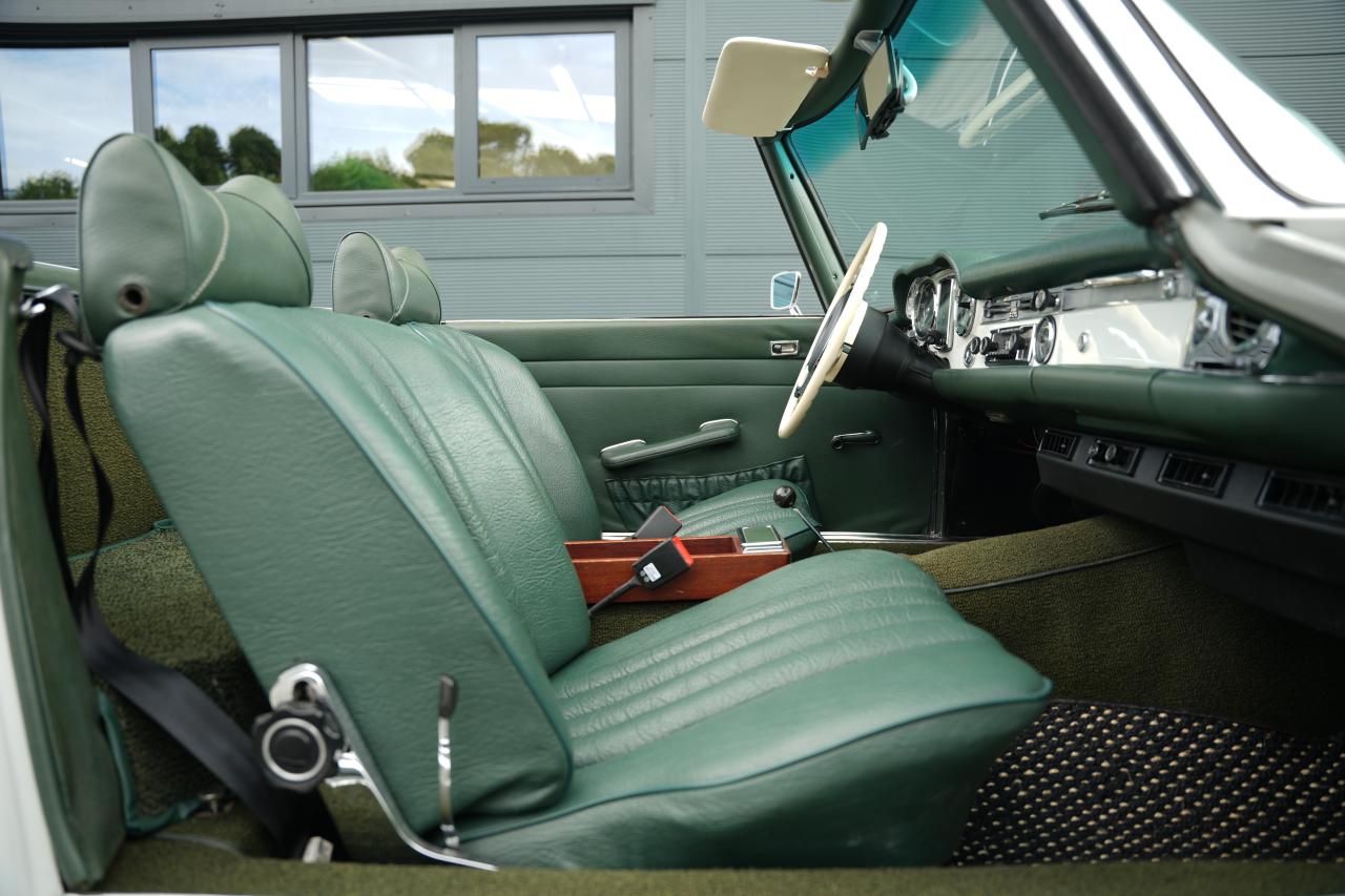 1968 Mercedes - Benz 280 SL