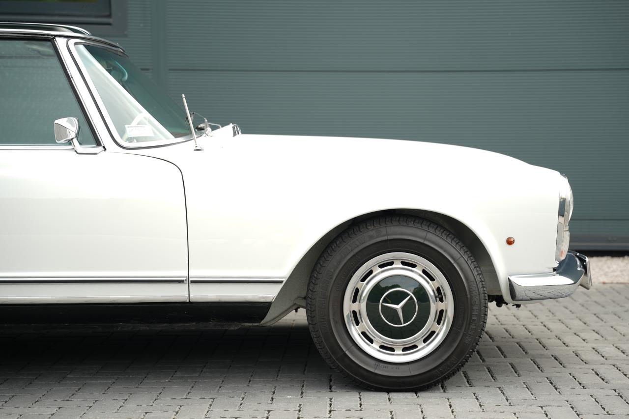 1968 Mercedes - Benz 280 SL