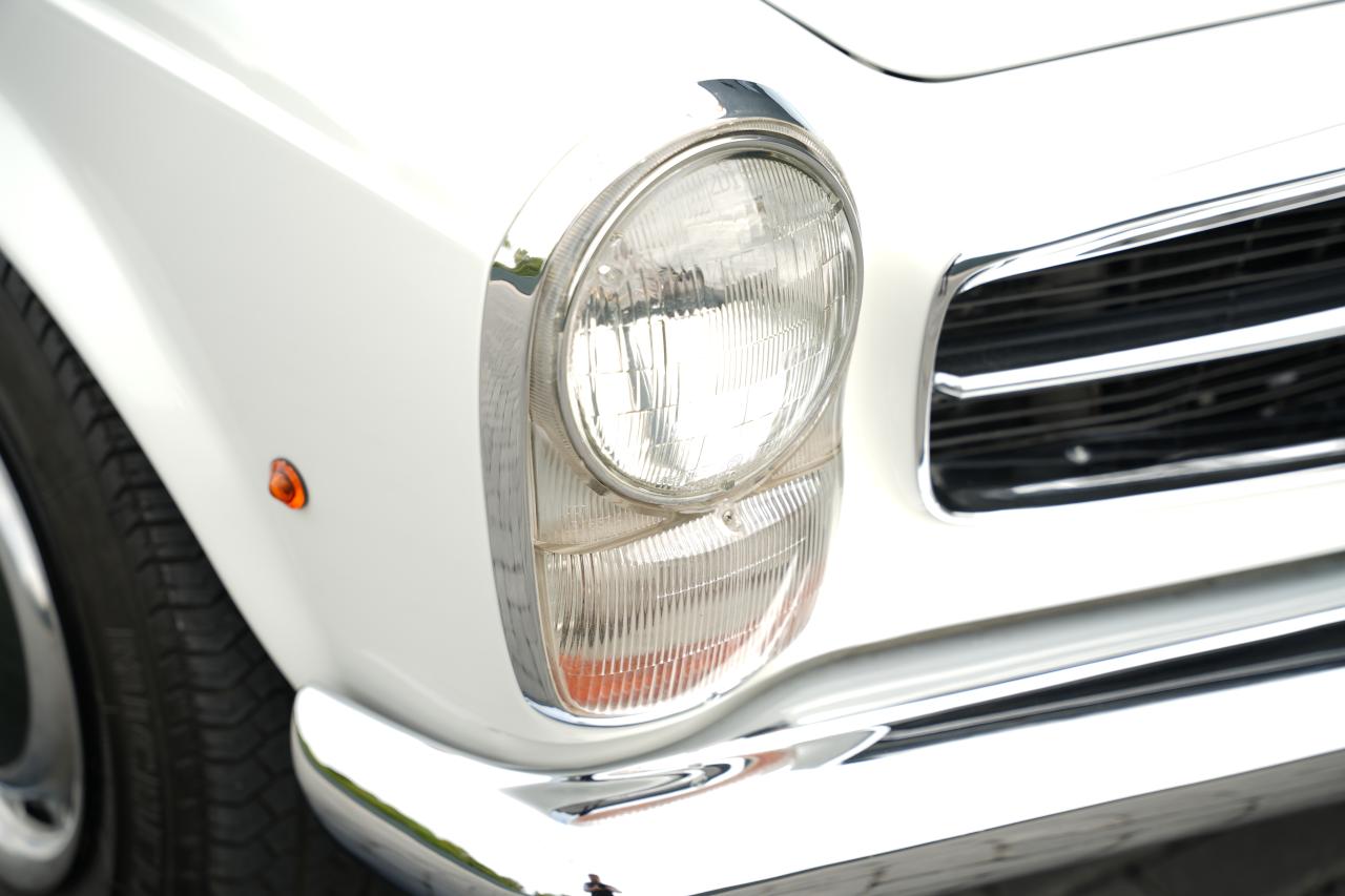 1968 Mercedes - Benz 280 SL