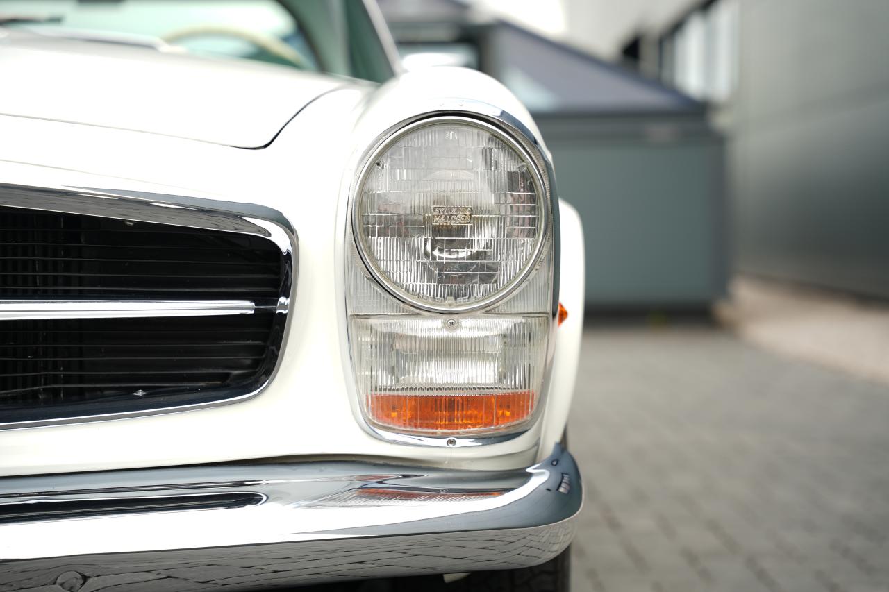 1968 Mercedes - Benz 280 SL