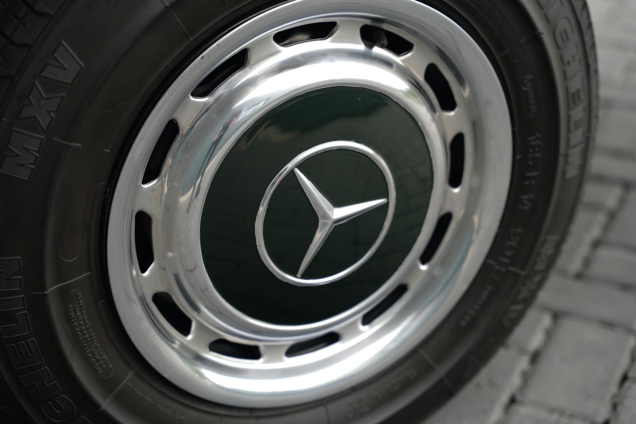 1968 Mercedes - Benz 280 SL
