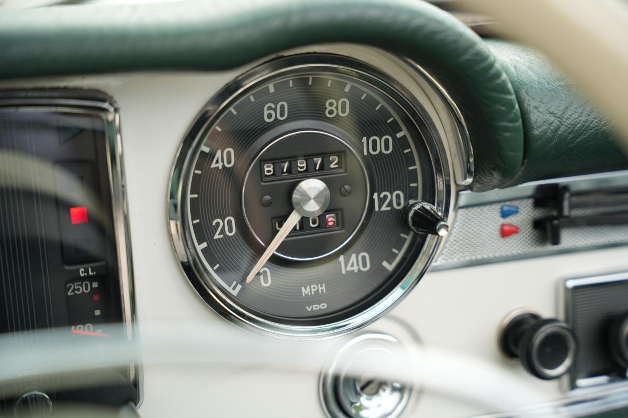 1968 Mercedes - Benz 280 SL