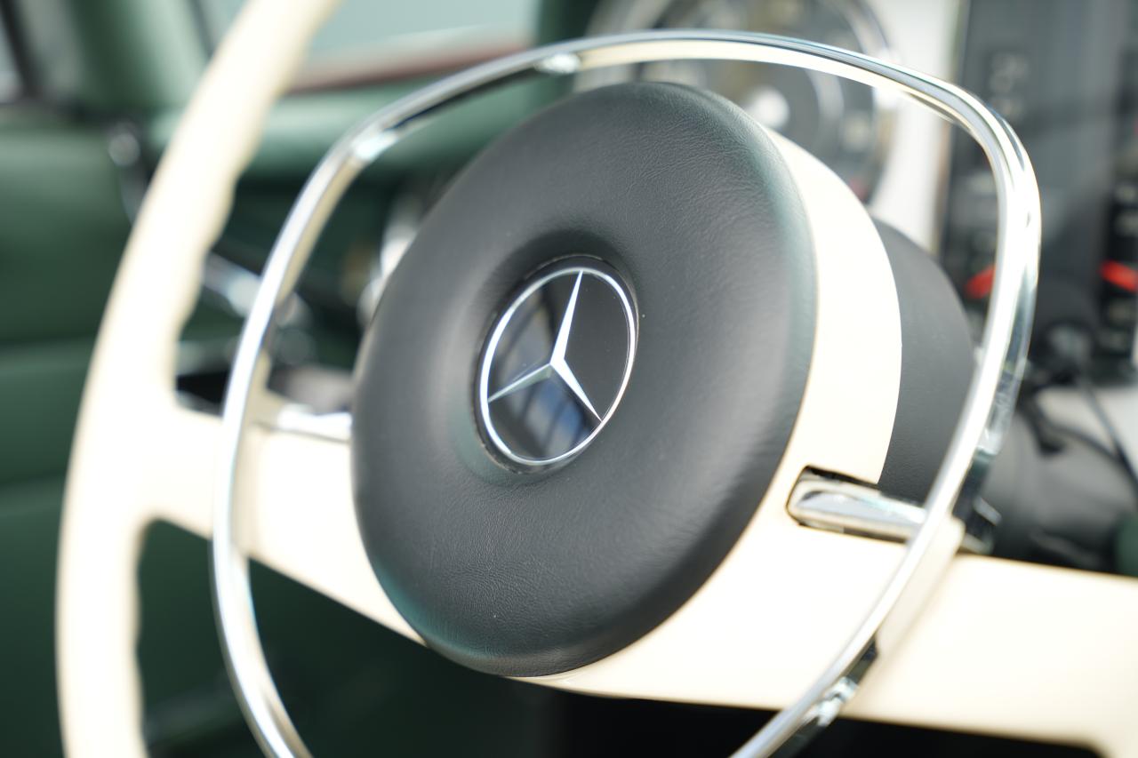 1968 Mercedes - Benz 280 SL