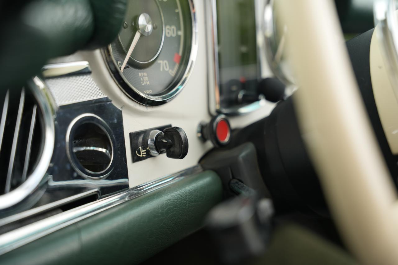 1968 Mercedes - Benz 280 SL