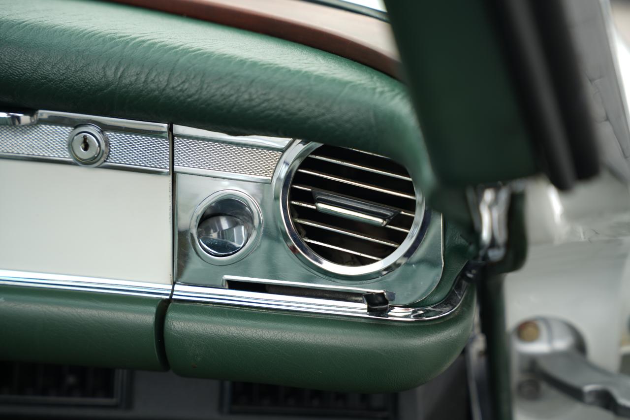 1968 Mercedes - Benz 280 SL