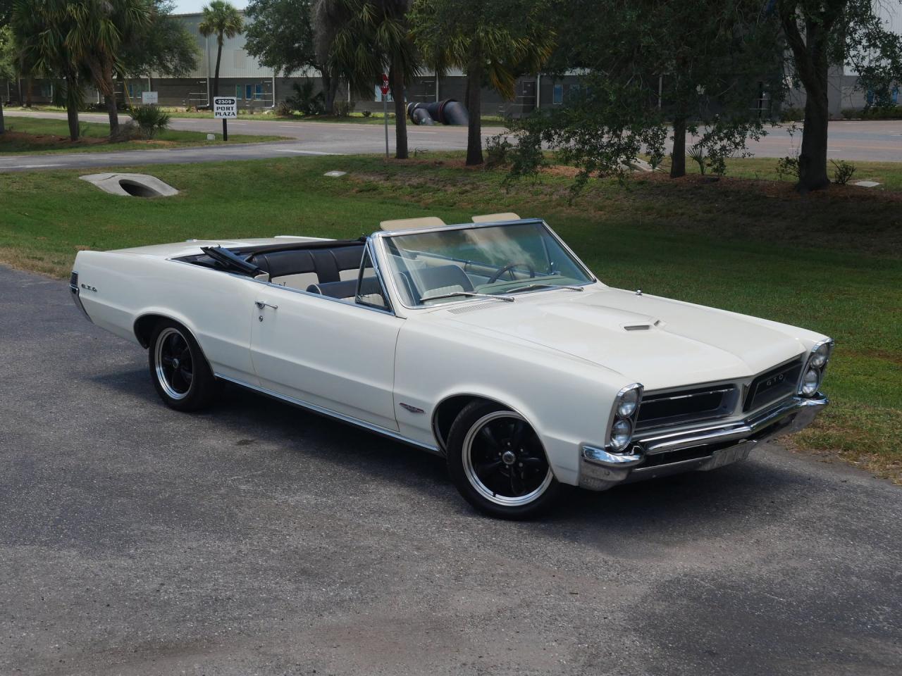 1965 Pontiac LeMans GTO Tribute Restomod