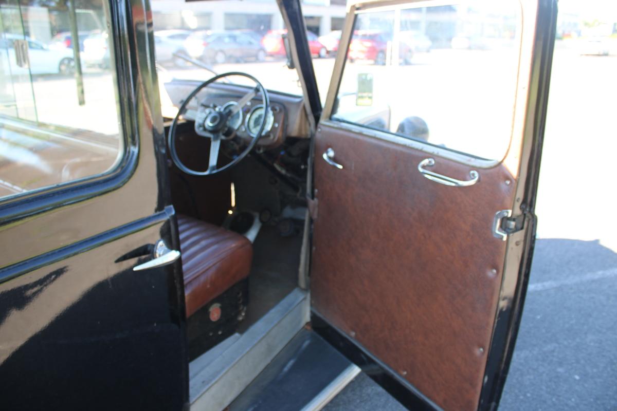 1957 Austin FX 3
