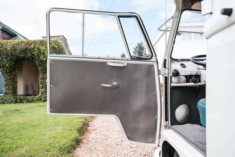 1966 Volkswagen TYPE 2 T1 DOUBLE-DOOR SUNDIAL CAMPER