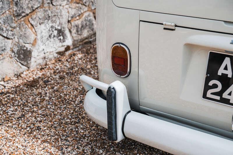 1966 Volkswagen TYPE 2 T1 DOUBLE-DOOR SUNDIAL CAMPER