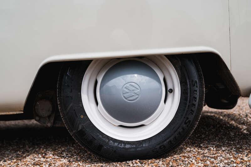 1966 Volkswagen TYPE 2 T1 DOUBLE-DOOR SUNDIAL CAMPER