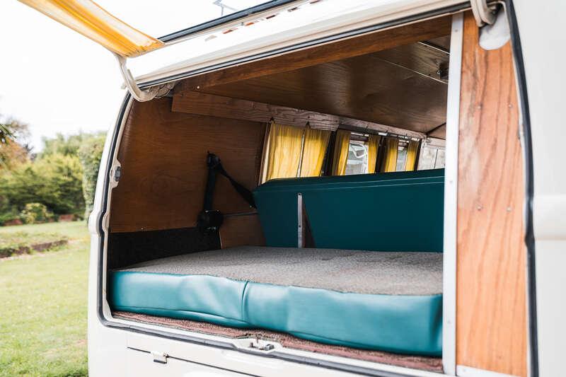 1966 Volkswagen TYPE 2 T1 DOUBLE-DOOR SUNDIAL CAMPER