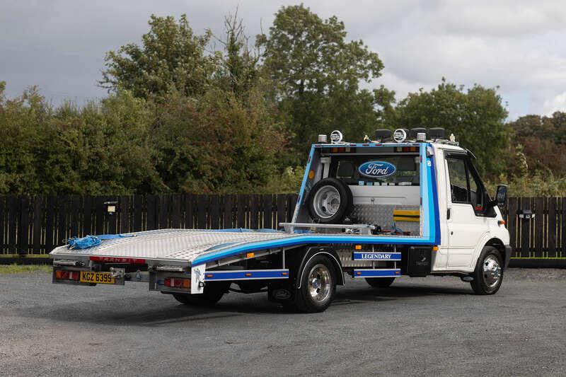 2005 Ford RECOVERY TRUCK