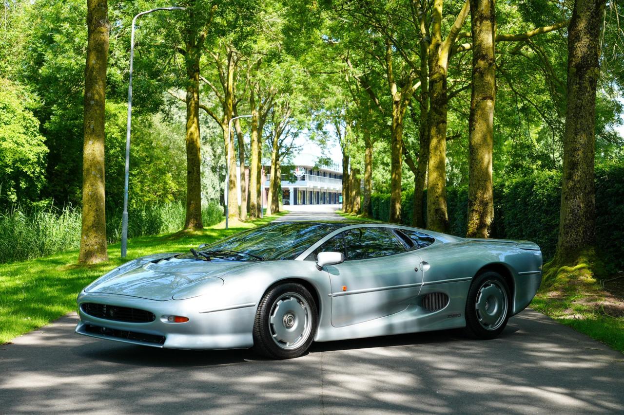 1993 Jaguar XJ220