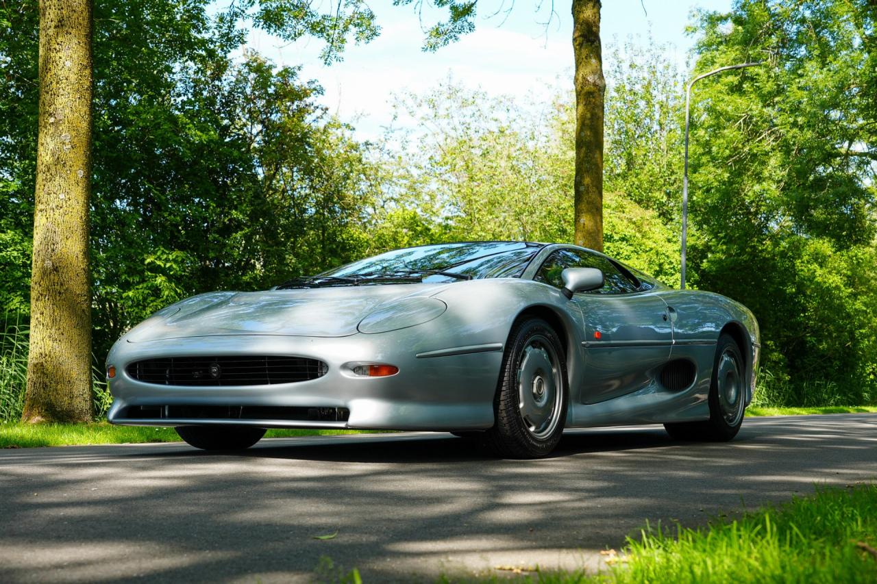 1993 Jaguar XJ220