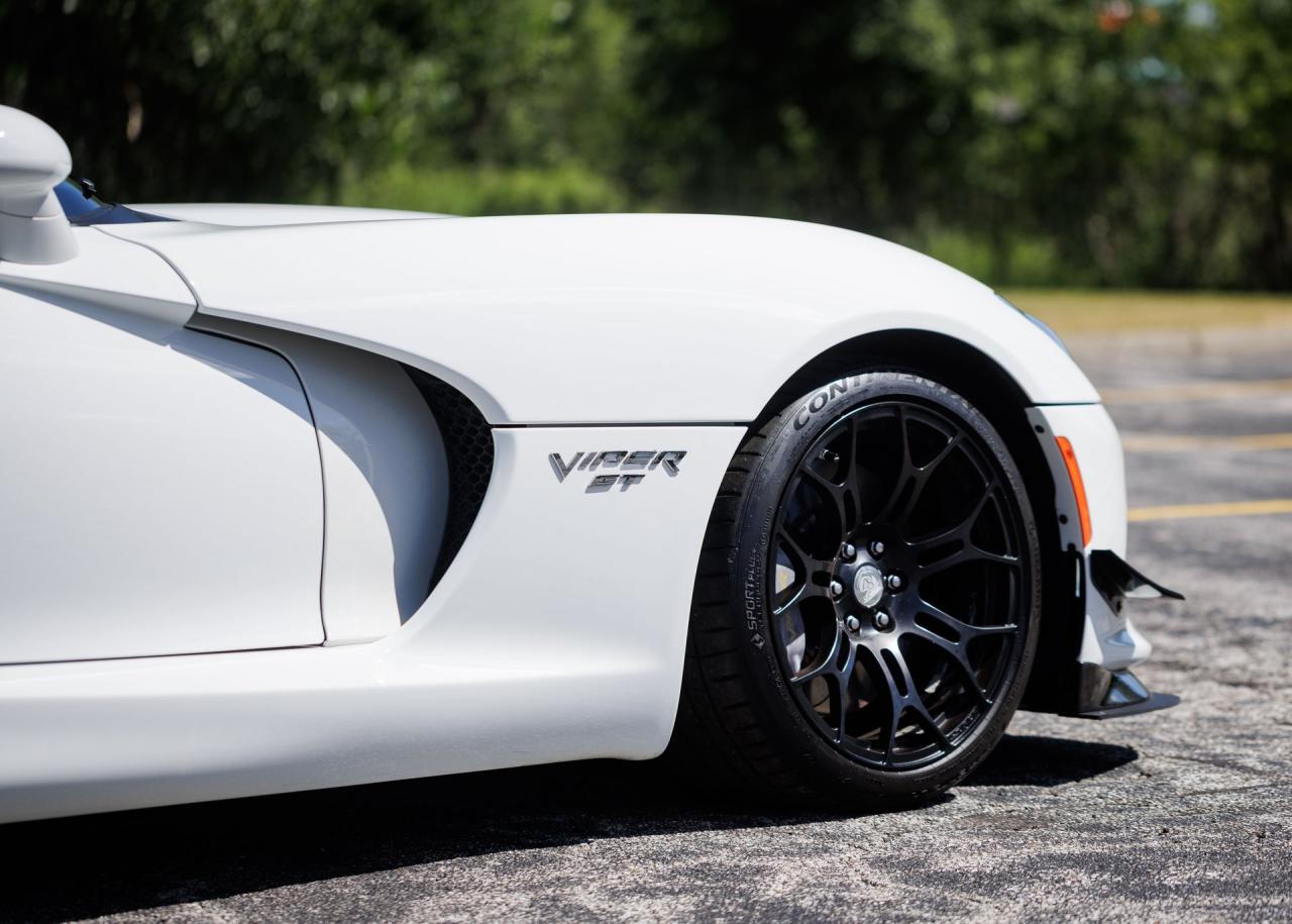 2016 Dodge Viper GTC