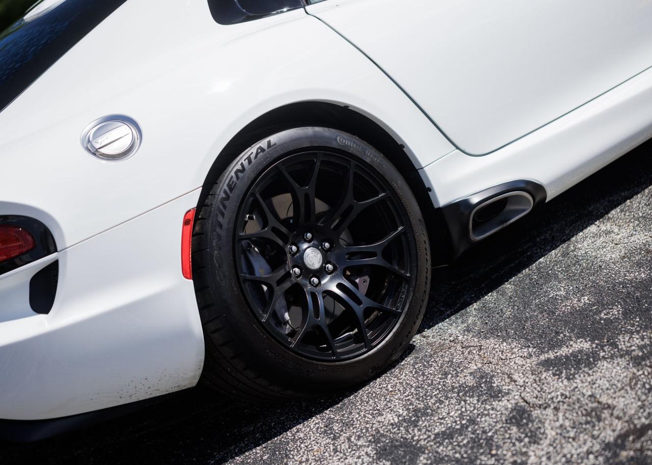 2016 Dodge Viper GTC