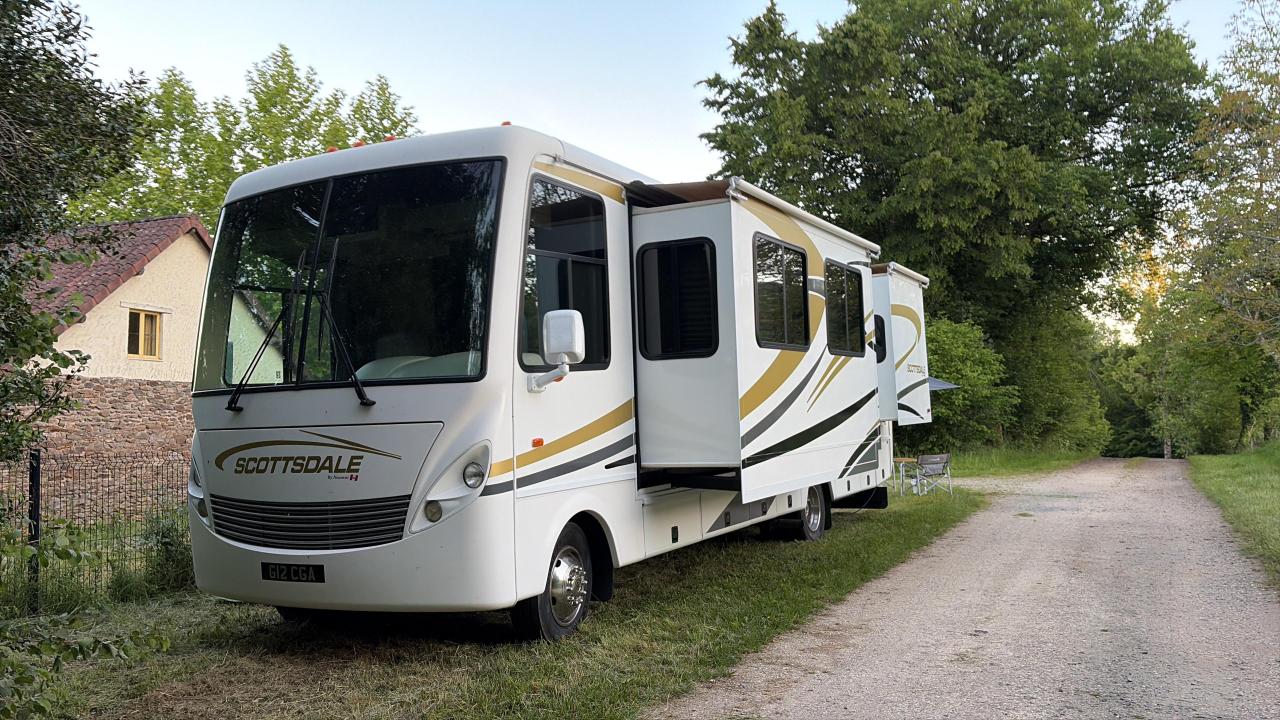 2005 Newmar Scottsdale 3201 Motorhome
