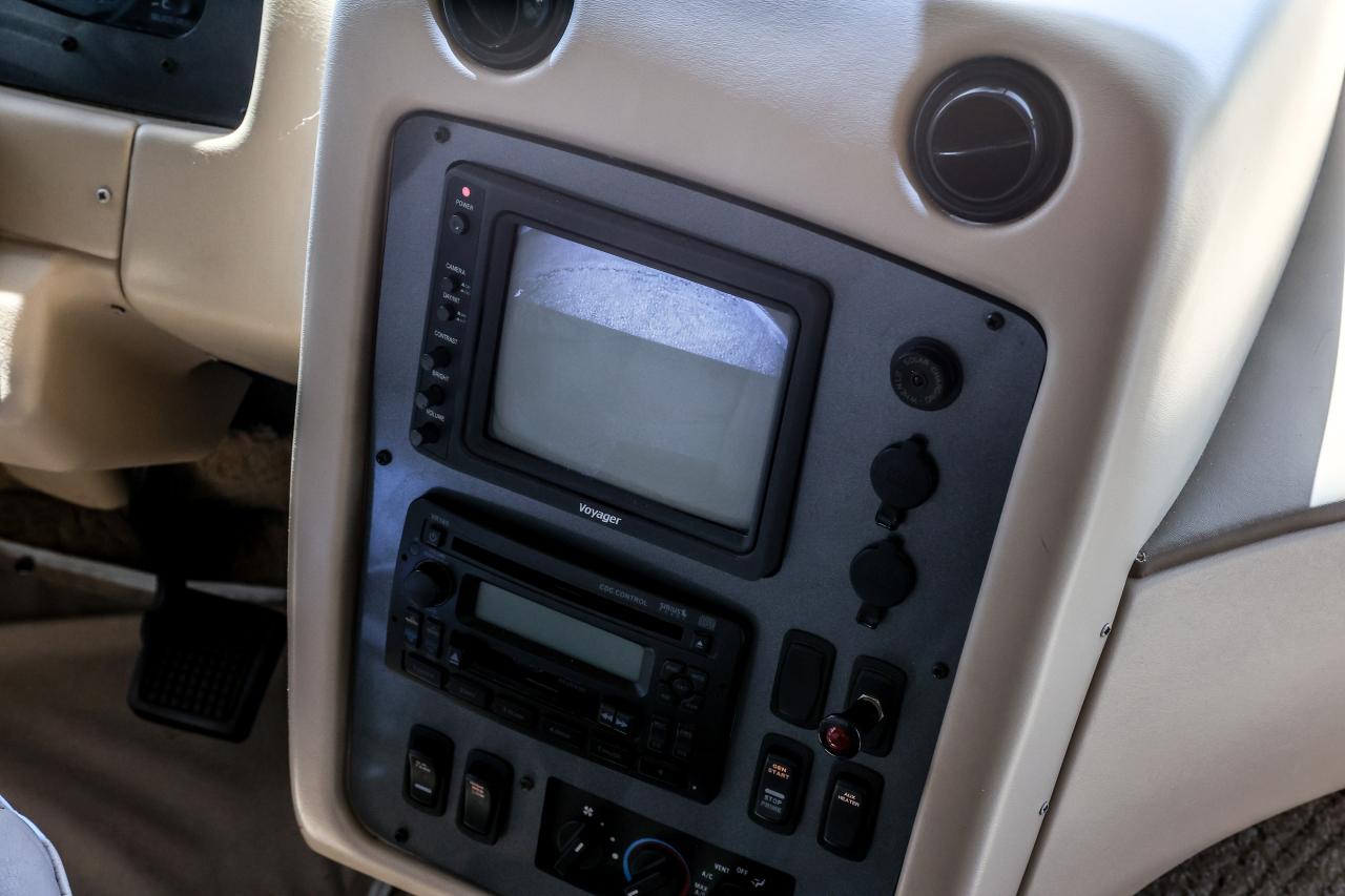 2005 Newmar Scottsdale 3201 Motorhome