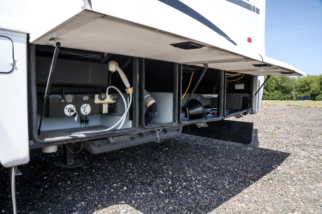 2005 Newmar Scottsdale 3201 Motorhome