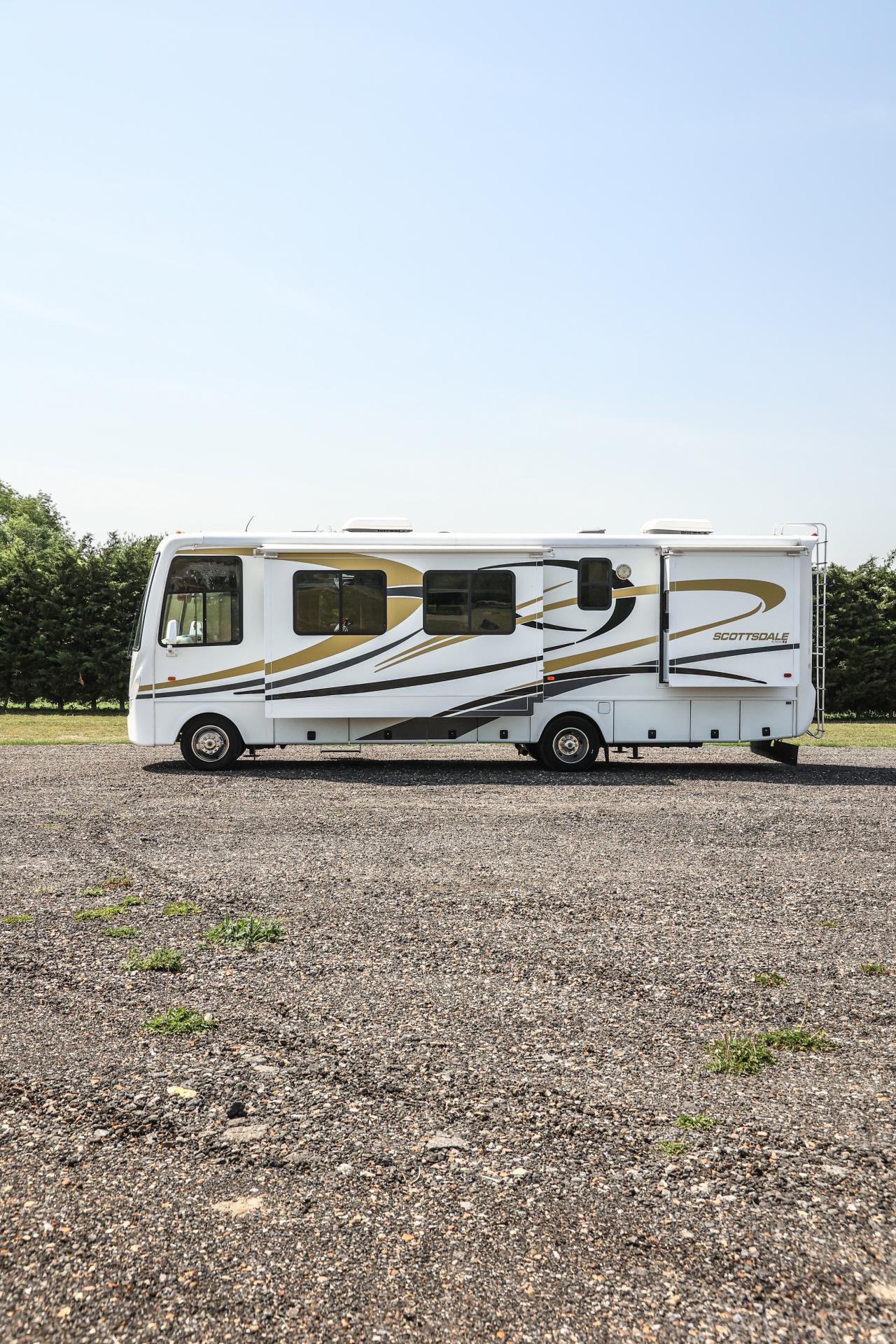 2005 Newmar Scottsdale 3201 Motorhome