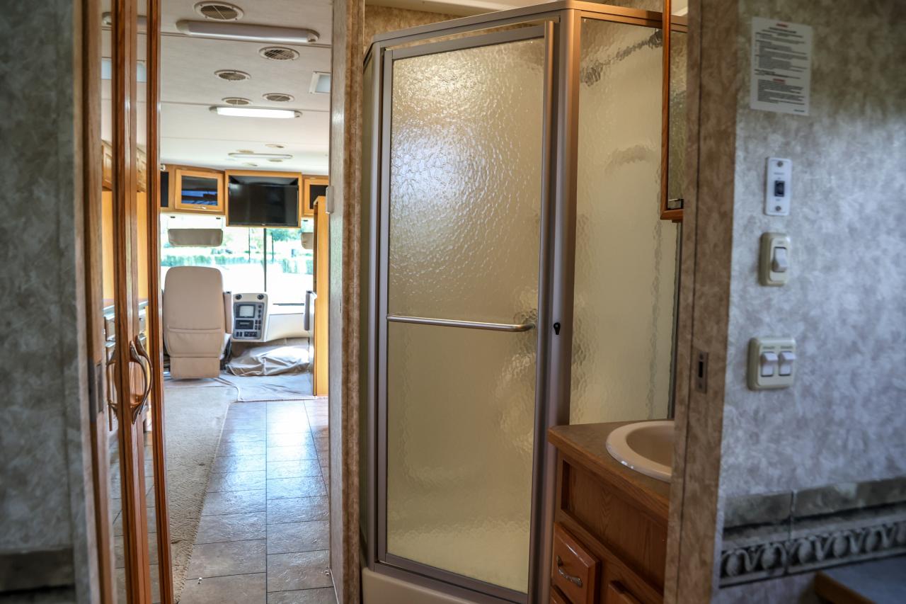 2005 Newmar Scottsdale 3201 Motorhome
