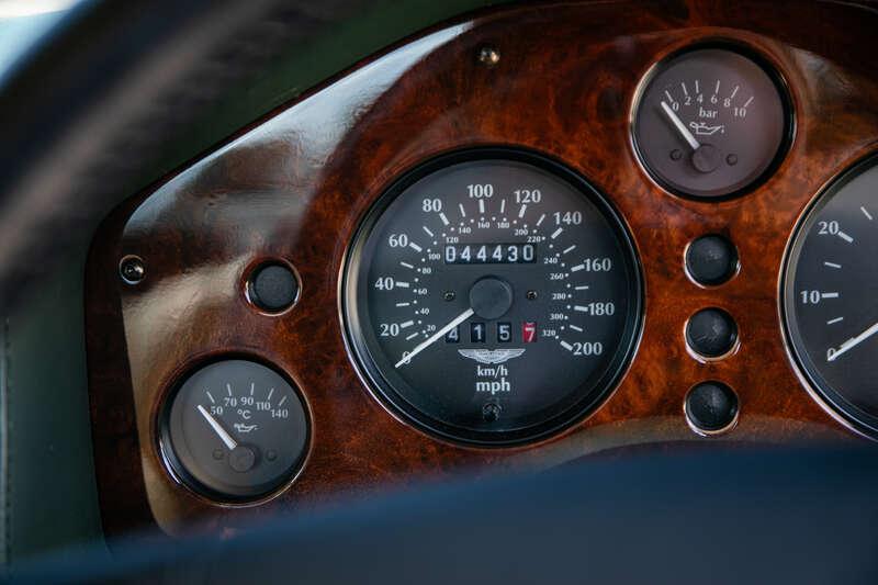 1998 Aston Martin V8 COUPE AUTO