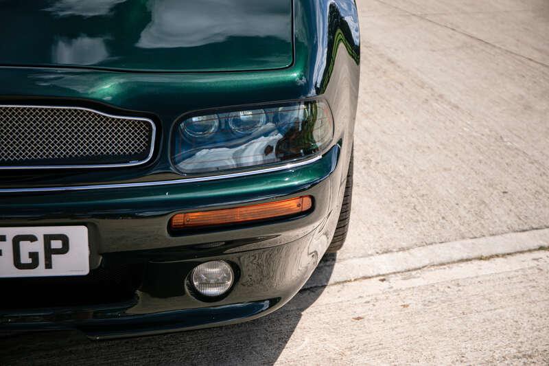 1998 Aston Martin V8 COUPE AUTO