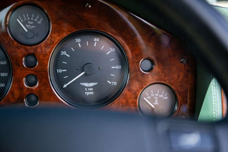 1998 Aston Martin V8 COUPE AUTO
