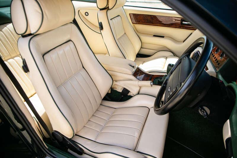 1998 Aston Martin V8 COUPE AUTO