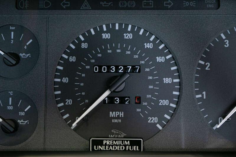 1994 Jaguar XJ 220