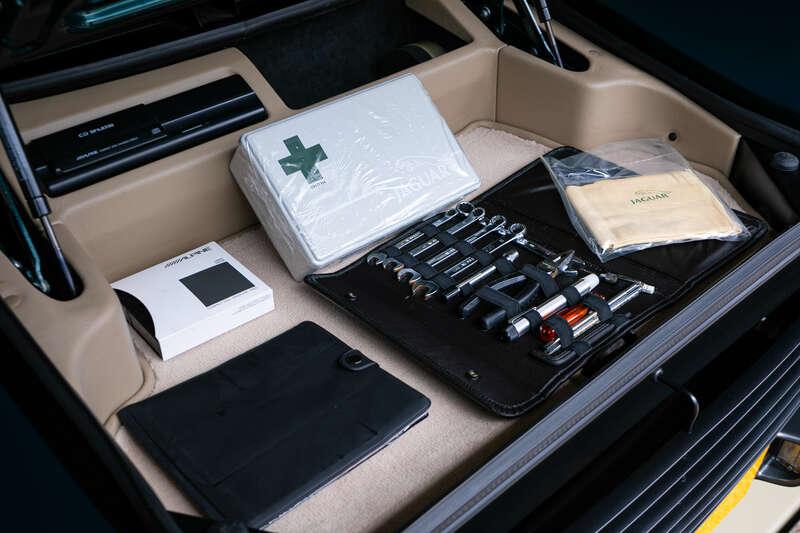 1994 Jaguar XJ 220