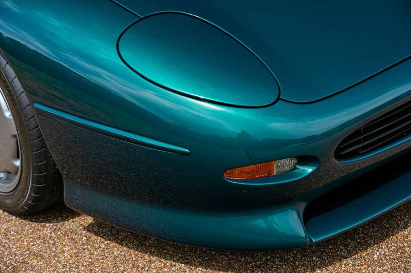 1994 Jaguar XJ 220