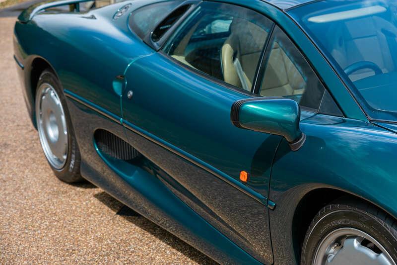 1994 Jaguar XJ 220