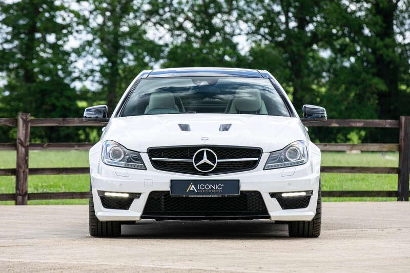2013 Mercedes - Benz C63 AMG