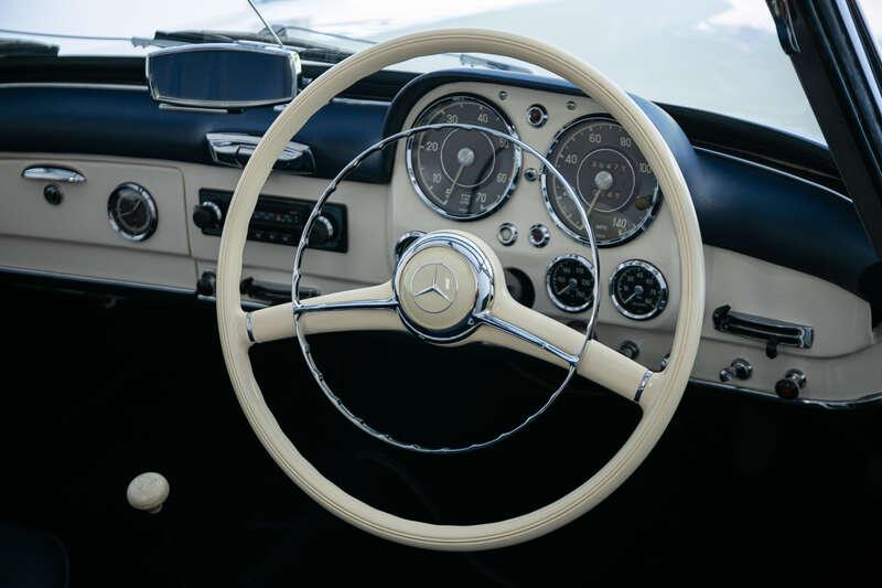Mercedes - Benz 190SL