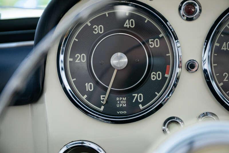 Mercedes - Benz 190SL