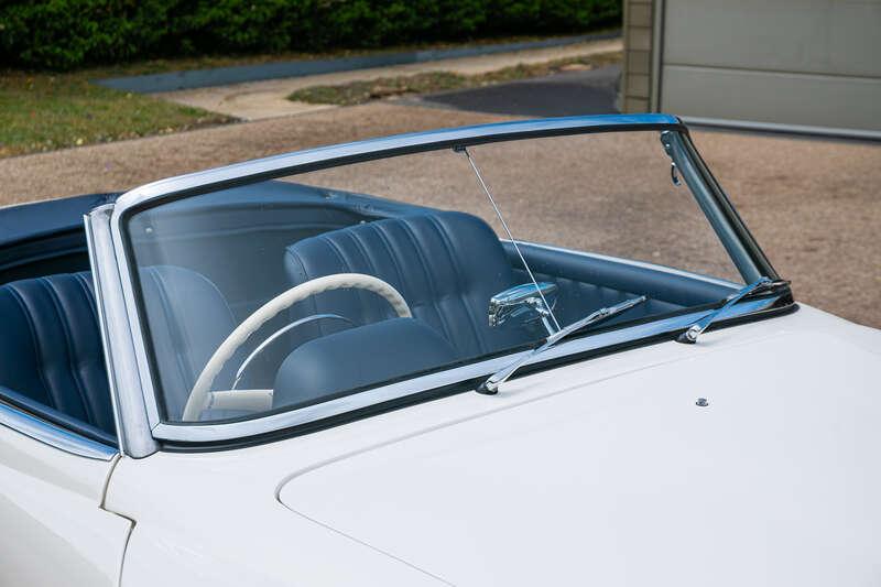 Mercedes - Benz 190SL