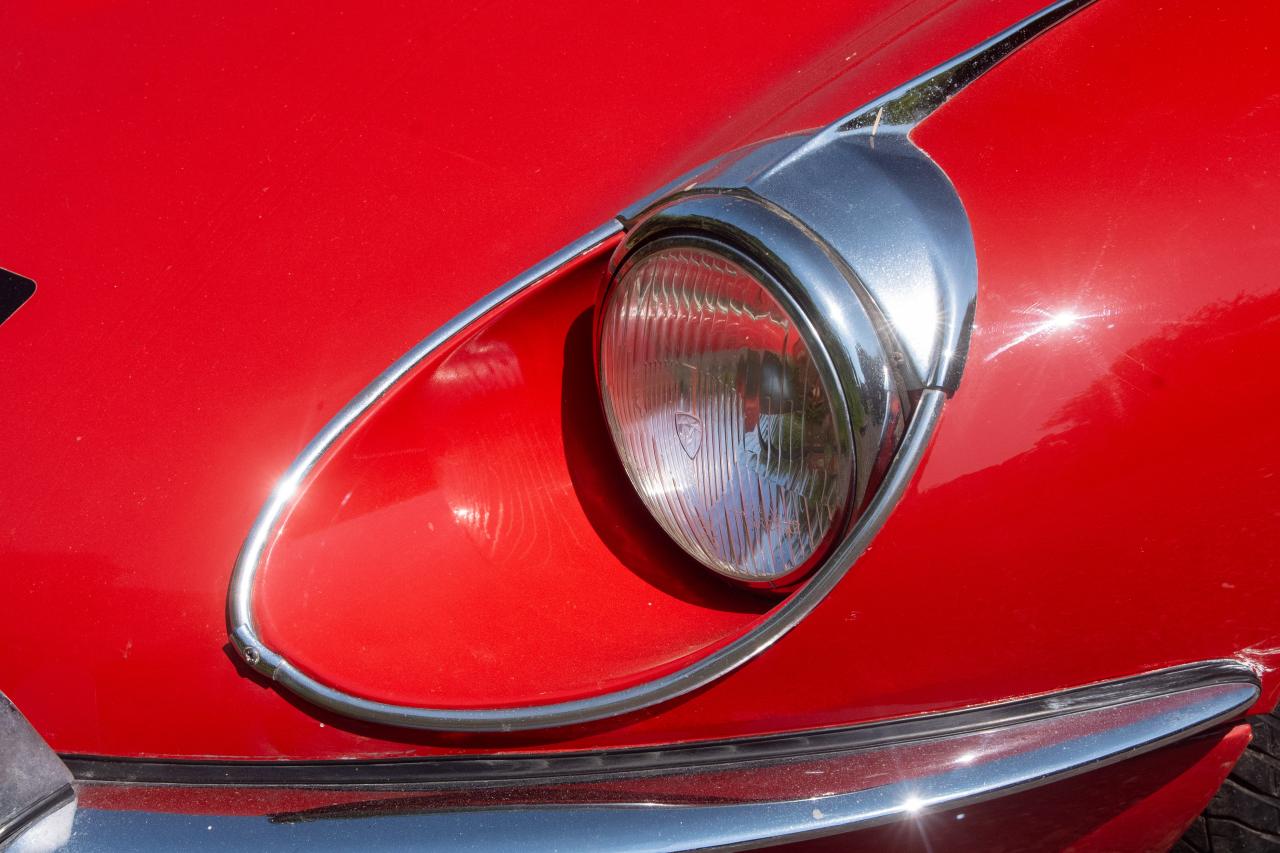 1969 Jaguar E-Type Series II Fixedhead Coupe 2+2