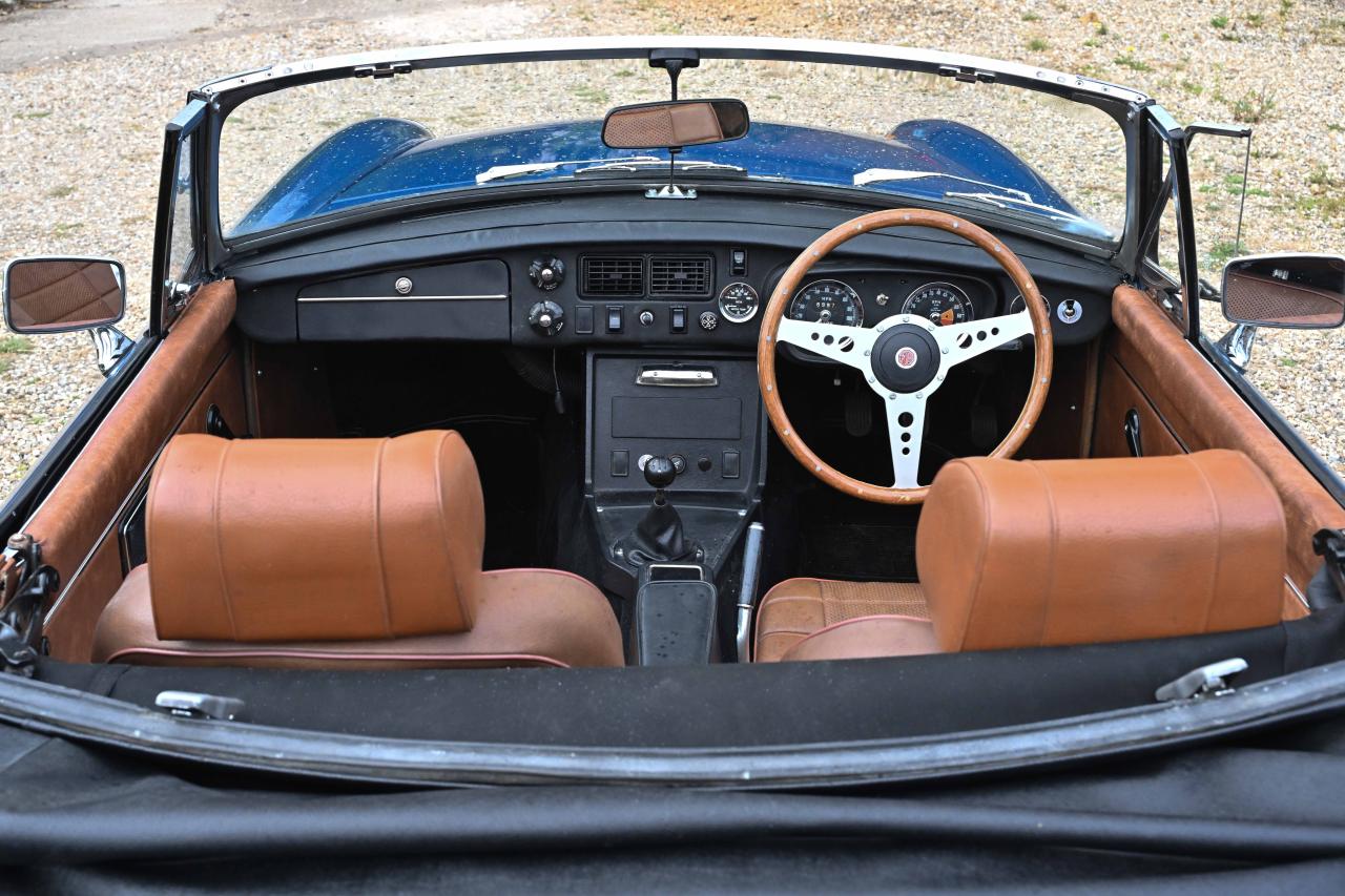 1972 MG B Roadster