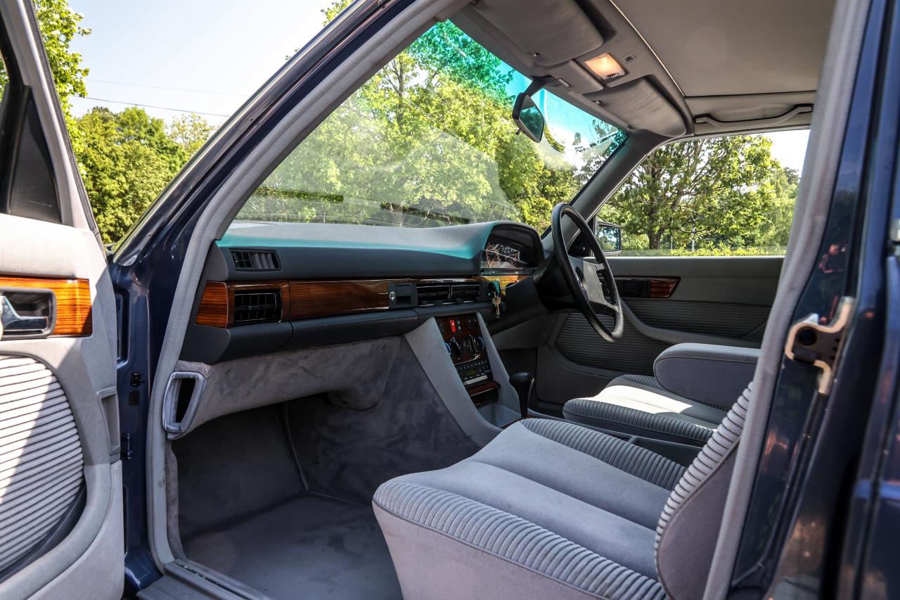 1985 Mercedes - Benz 500 SE (W126)