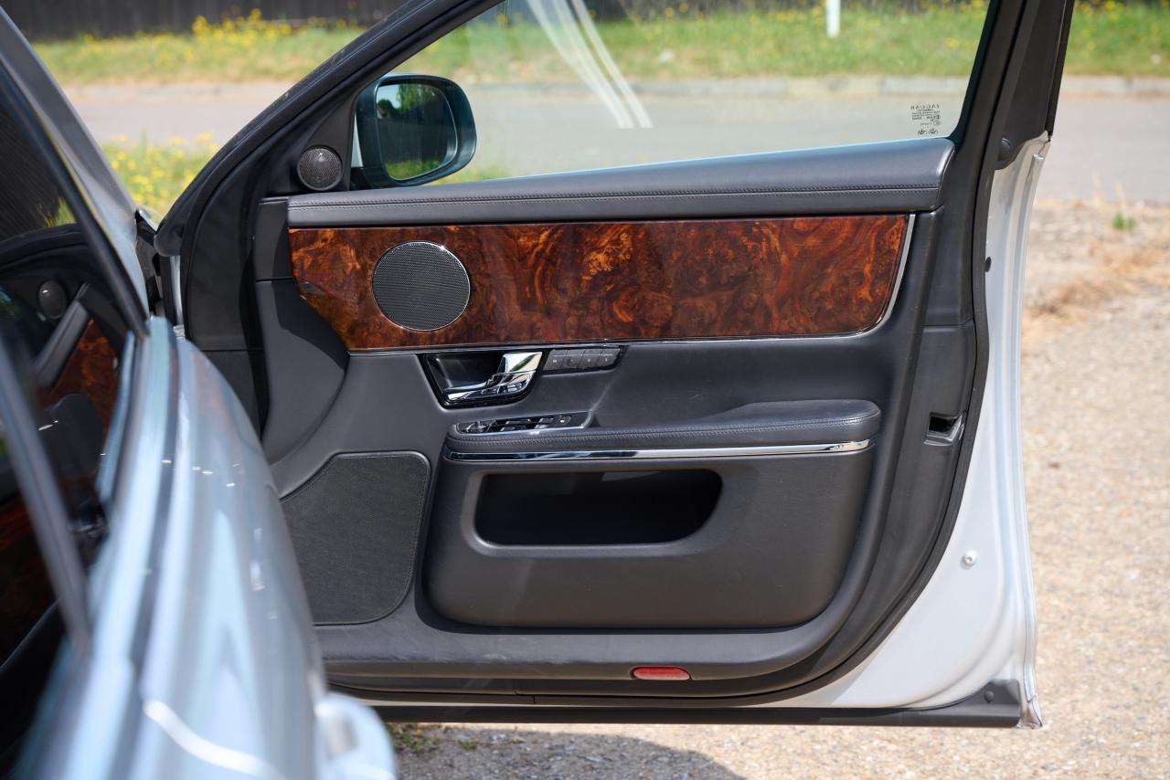 2012 Jaguar XJ Portfolio V8