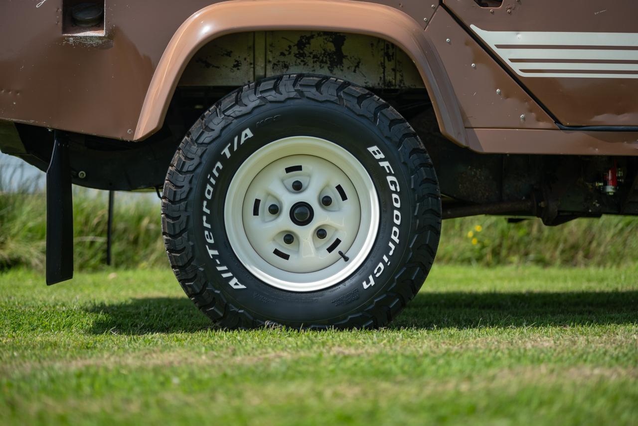 1983 Land Rover Defender 110 V8 County Station Wagon