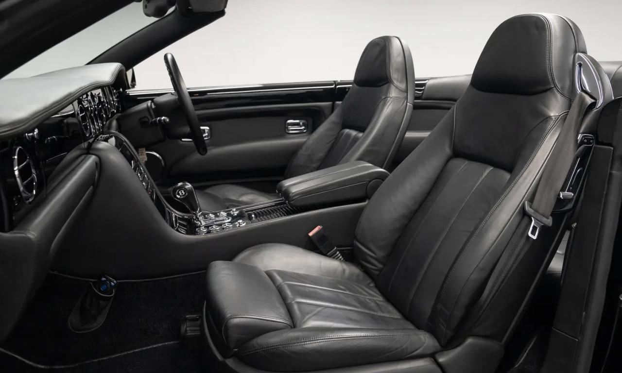 2006 Bentley AZURE