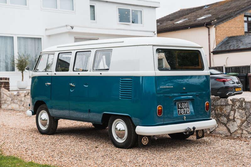 1966 Volkswagen TYPE 2 T1 SPLIT SCREEN CAMPER DEVON CARAVETTE