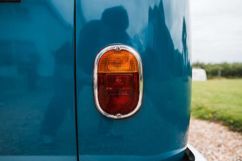 1966 Volkswagen TYPE 2 T1 SPLIT SCREEN CAMPER DEVON CARAVETTE
