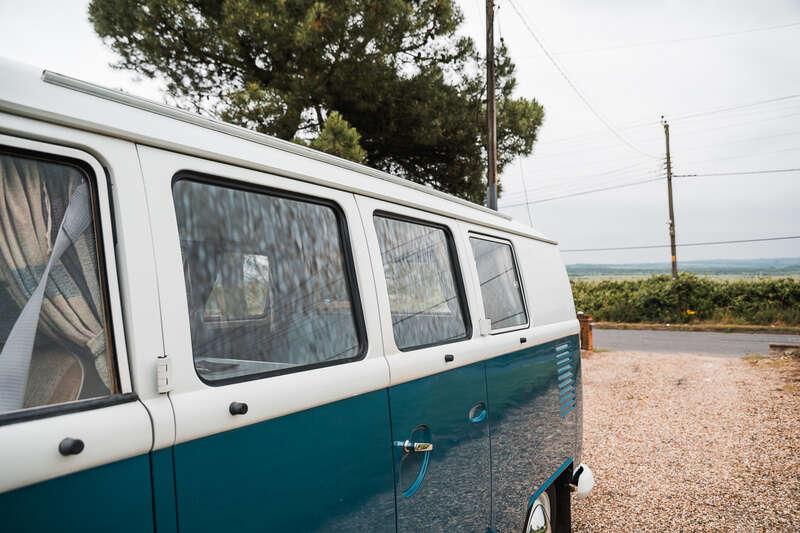 1966 Volkswagen TYPE 2 T1 SPLIT SCREEN CAMPER DEVON CARAVETTE