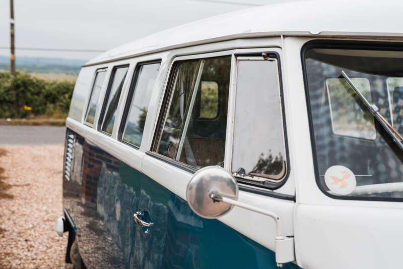 1966 Volkswagen TYPE 2 T1 SPLIT SCREEN CAMPER DEVON CARAVETTE