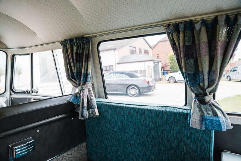 1966 Volkswagen TYPE 2 T1 SPLIT SCREEN CAMPER DEVON CARAVETTE