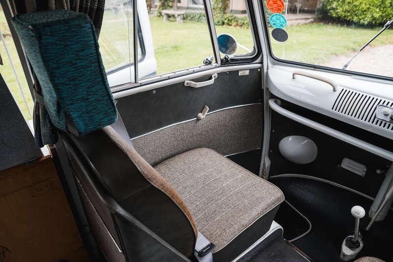 1966 Volkswagen TYPE 2 T1 SPLIT SCREEN CAMPER DEVON CARAVETTE