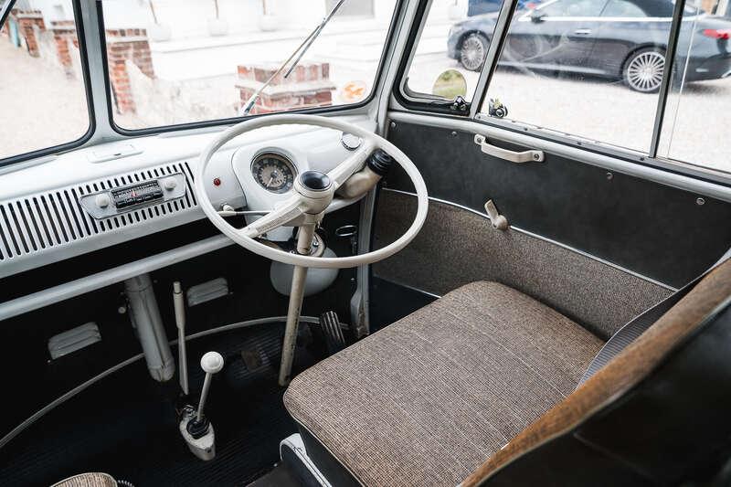 1966 Volkswagen TYPE 2 T1 SPLIT SCREEN CAMPER DEVON CARAVETTE